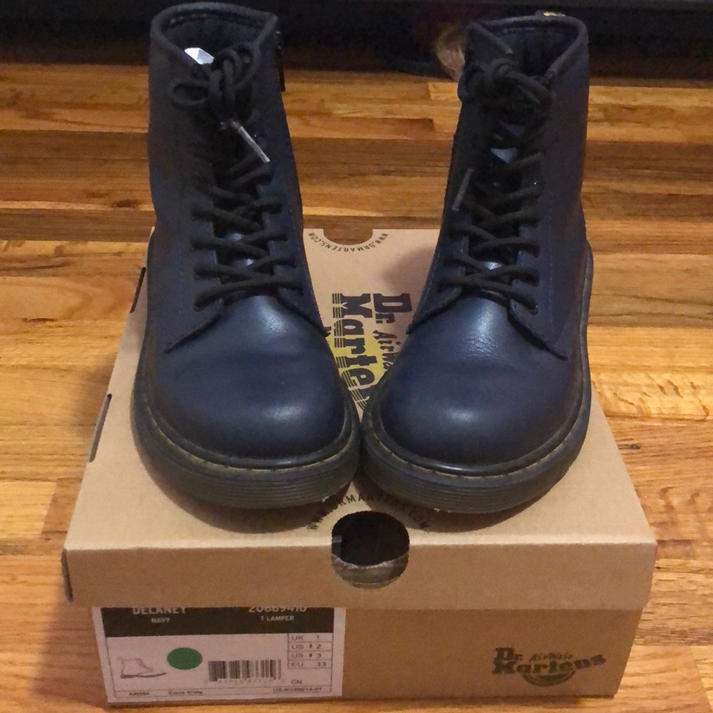Dr. Martens Delaney Boots in Navy blue (Used)
